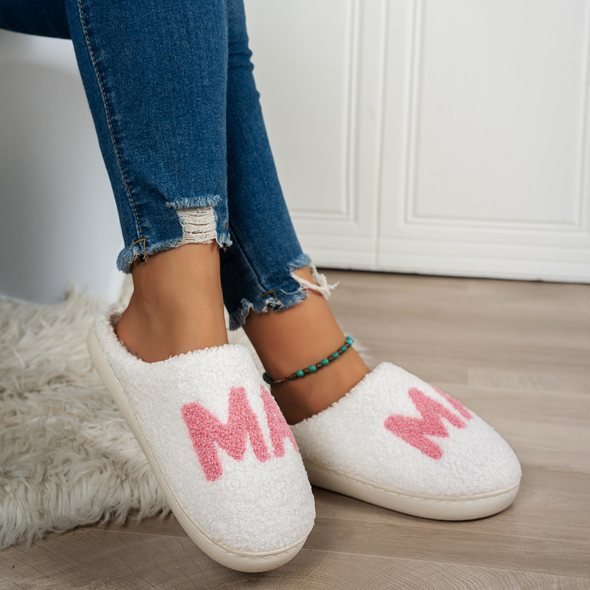MamaLove™ Cozy Plush Slippers