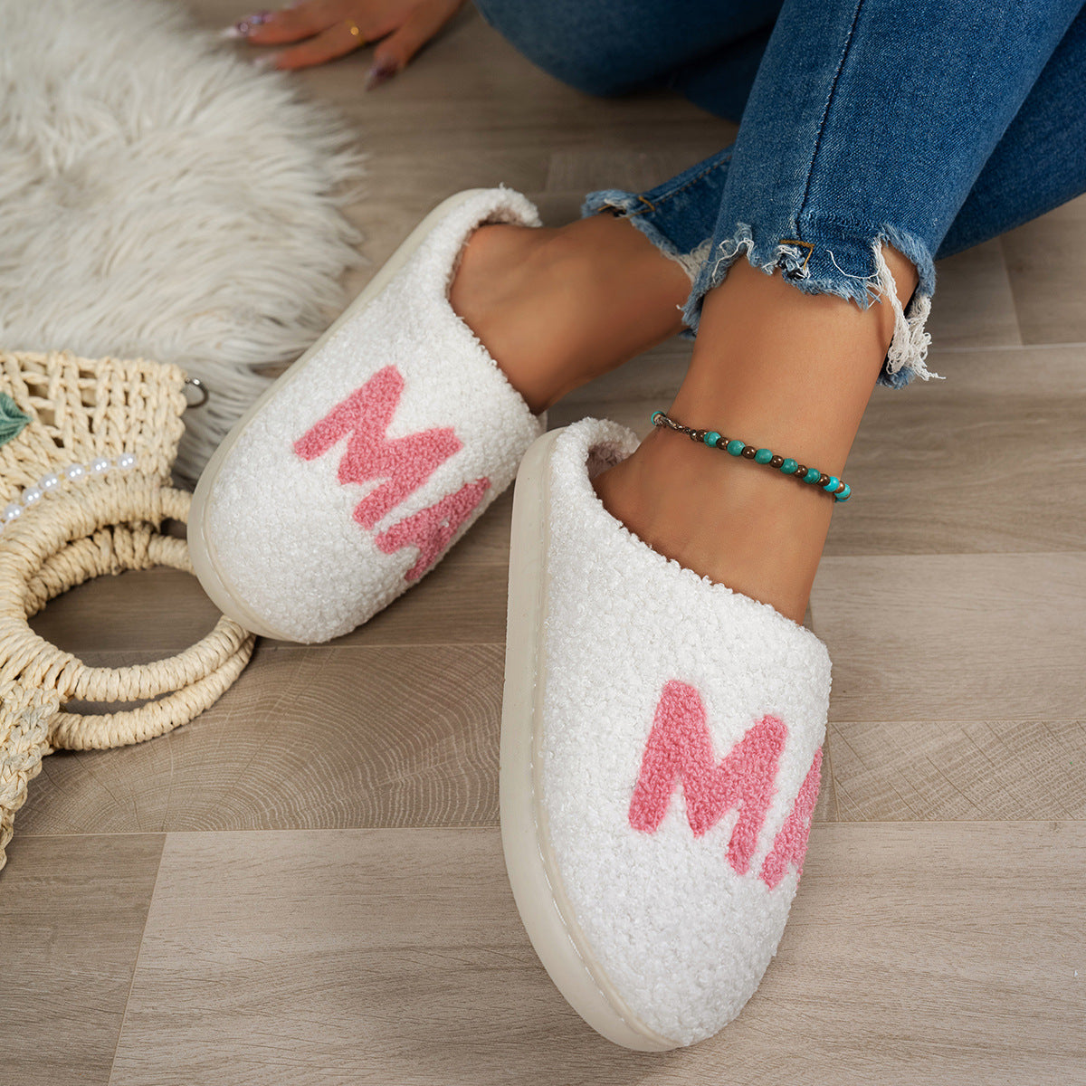 MamaLove™ Cozy Plush Slippers